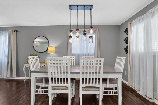 305 NW 60th Terrace, Kansas City, MO 64118