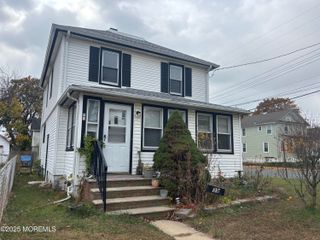 39 E Sunset Avenue, Red Bank, NJ 07701