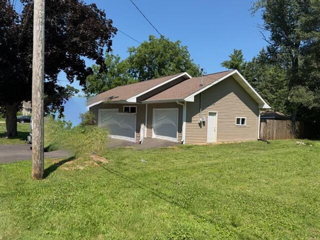 W1048 Geranium ROAD, Genoa City, WI 53128