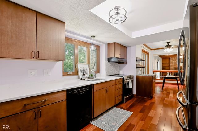 108 Glenbrook Lane, Avon, IN 46123