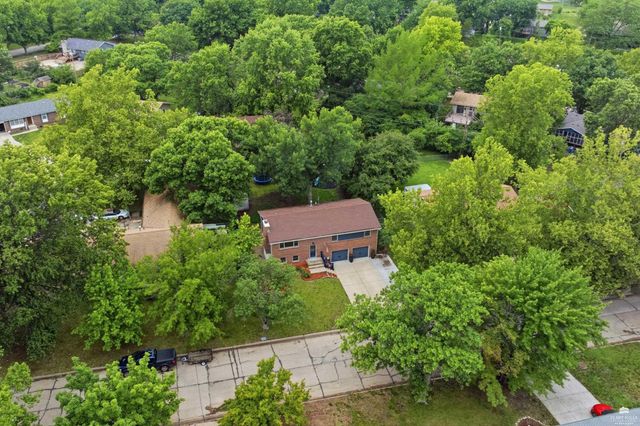 2229 Seaton Avenue, Manhattan, KS 66502