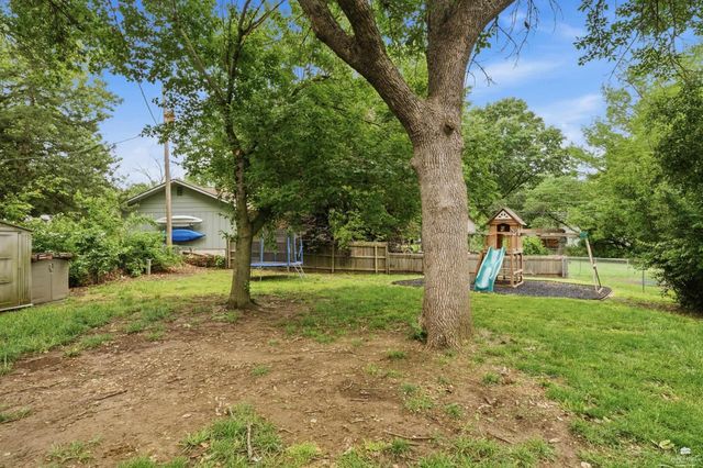 2229 Seaton Avenue, Manhattan, KS 66502