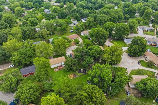 2229 Seaton Avenue, Manhattan, KS 66502