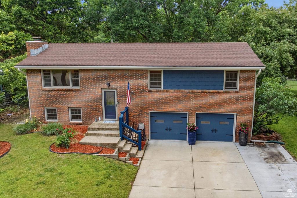 2229 Seaton Avenue, Manhattan, KS 66502