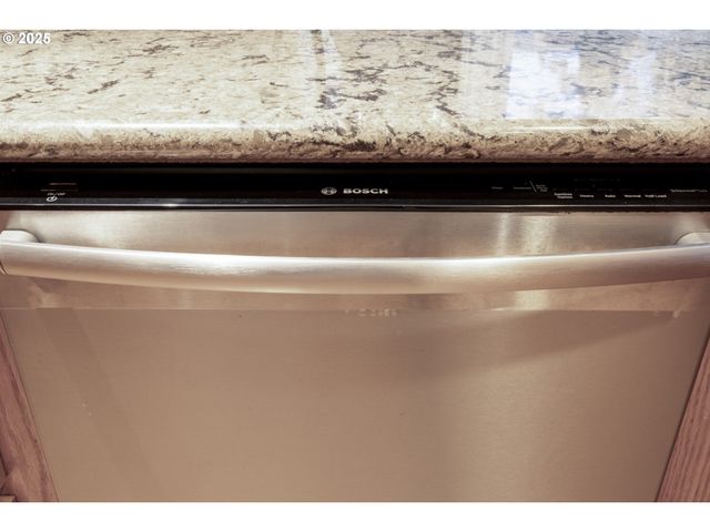 7770 Sw OVIATT Dr, Beaverton, OR 97007