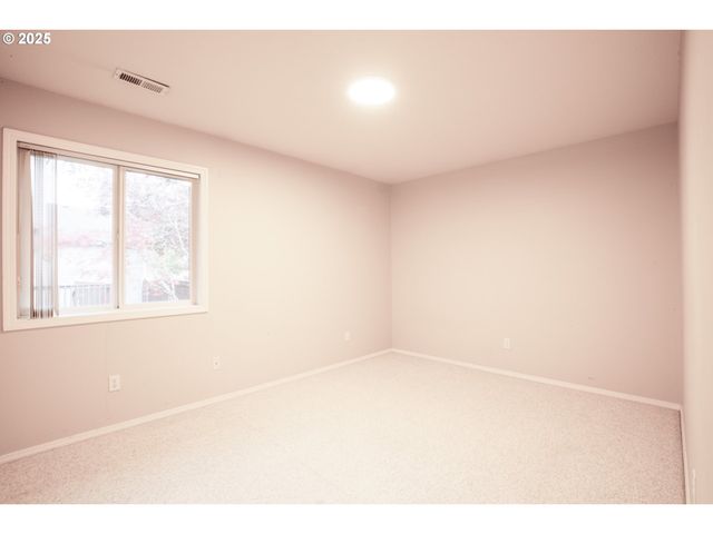 7770 Sw OVIATT Dr, Beaverton, OR 97007