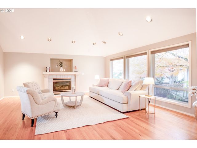 7770 Sw OVIATT Dr, Beaverton, OR 97007