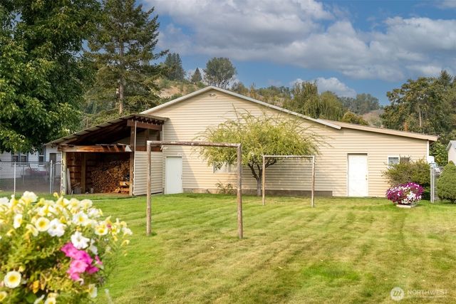 211 S Granite Street, Omak, WA 98841