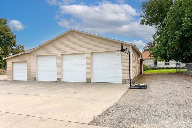 211 S Granite Street, Omak, WA 98841