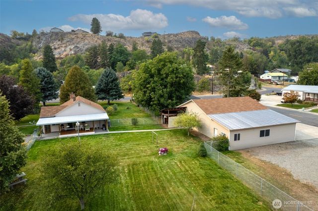 211 S Granite Street, Omak, WA 98841