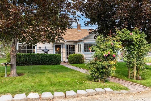 211 S Granite Street, Omak, WA 98841