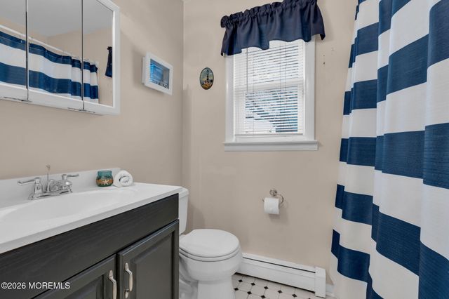 16 San Juan Court, Toms River, NJ 08757