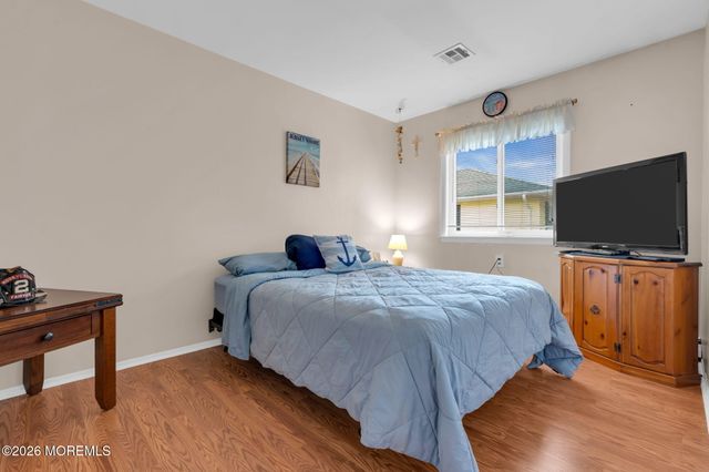 16 San Juan Court, Toms River, NJ 08757