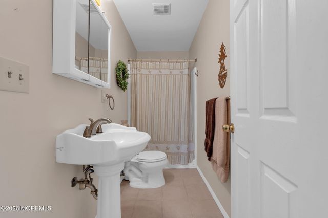 16 San Juan Court, Toms River, NJ 08757