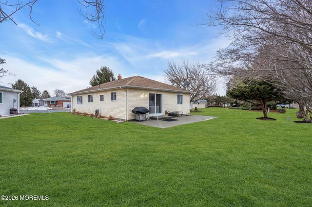 16 San Juan Court, Toms River, NJ 08757