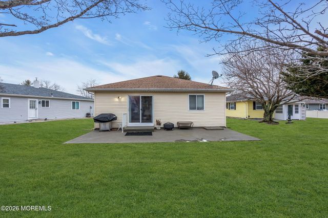 16 San Juan Court, Toms River, NJ 08757