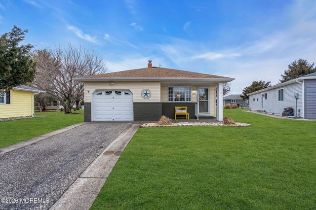 16 San Juan Court, Toms River, NJ 08757