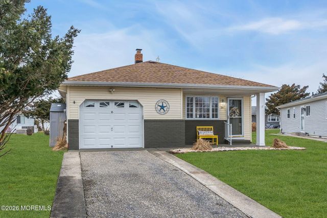 16 San Juan Court, Toms River, NJ 08757