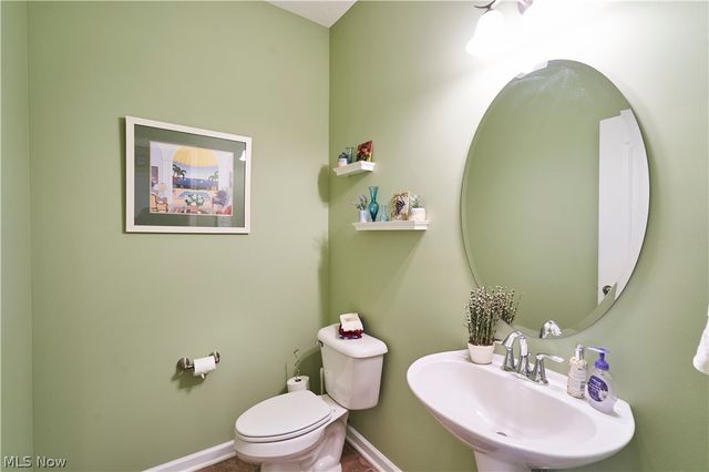 38083 Euclid Avenue 2, Willoughby, OH 44094