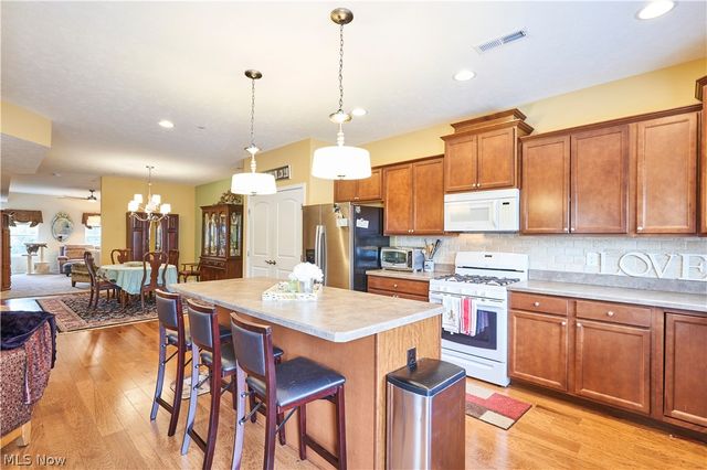 38083 Euclid Avenue 2, Willoughby, OH 44094