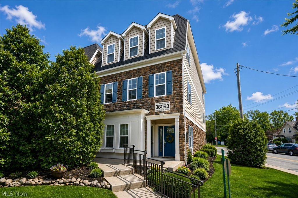 38083 Euclid Avenue 2, Willoughby, OH 44094