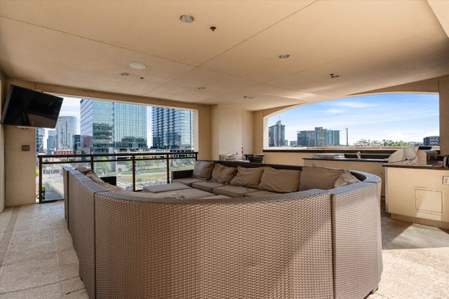 1510 Demonbreun St Apt 711, Nashville, TN 37203