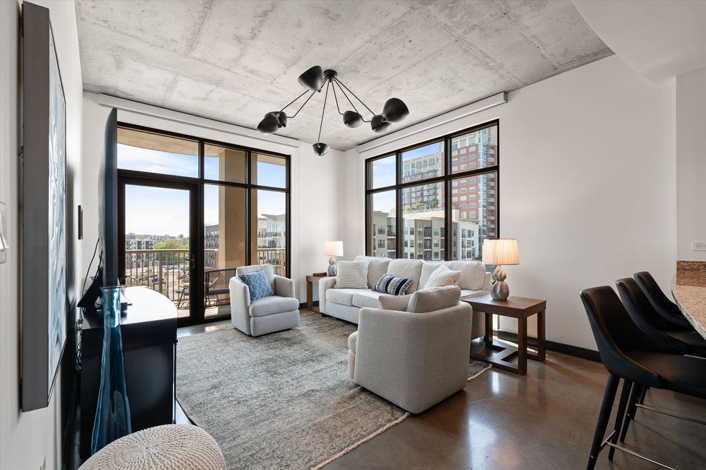 1510 Demonbreun St Apt 711, Nashville, TN 37203