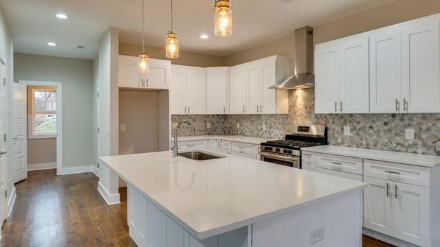 1029 Scenic View Ct, Old Hickory, TN 37138