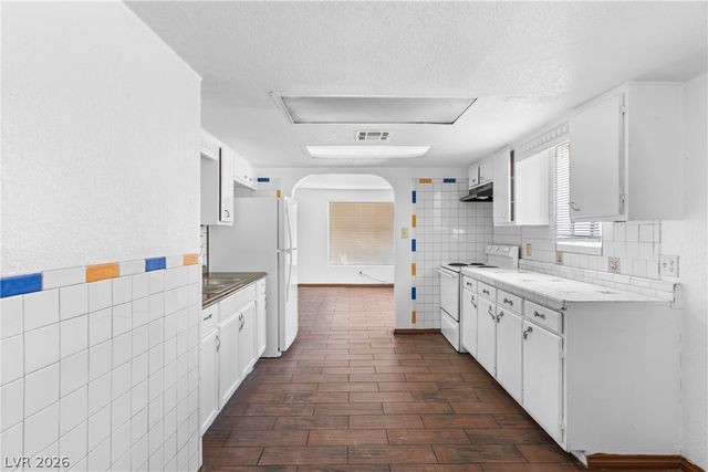 1615 Eastwood Drive, Las Vegas, NV 89104
