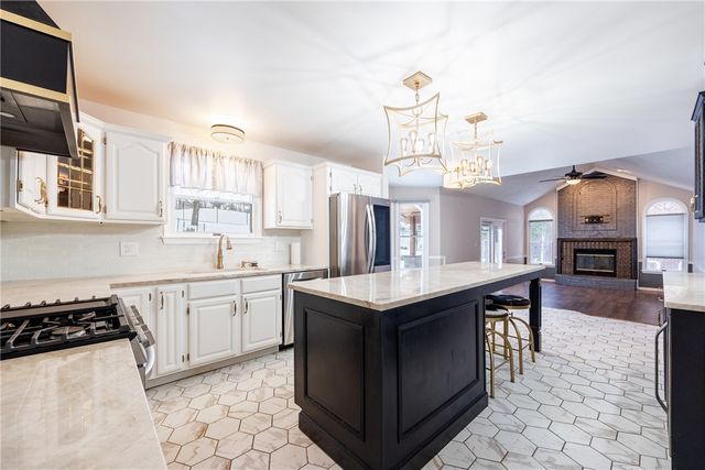 183 Hickory Heights, South Fayette, PA 15017