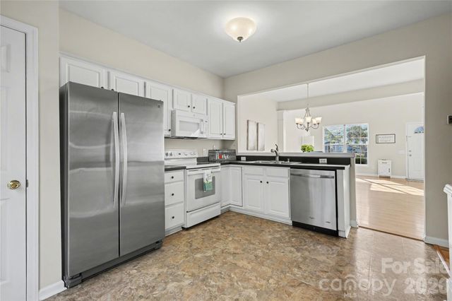 6930 Beverly Springs Drive, Charlotte, NC 28270