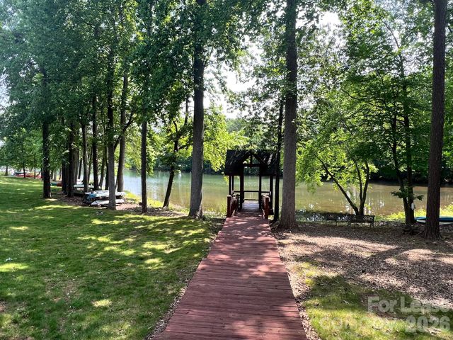 819 Northeast Drive 69, Davidson, NC 28036