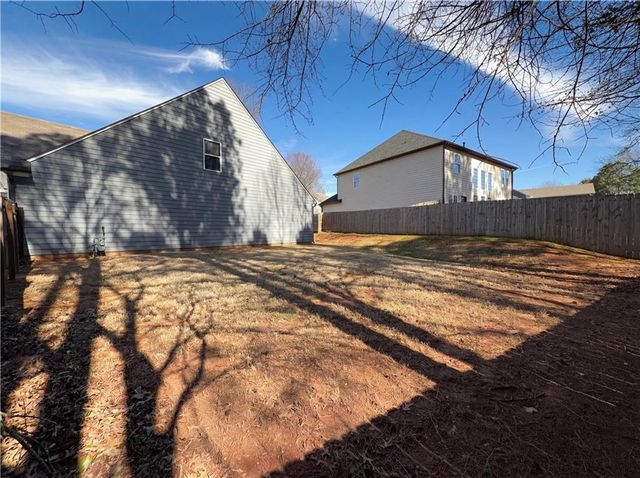 943 Liberty Bell Run, Hoschton, GA 30548