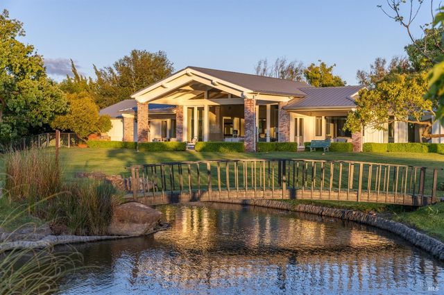 1129 Dealy Ln, Napa, CA 94559