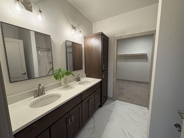 3141 LAZY OAK COURT, Green Bay, WI 54311