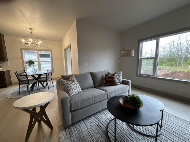 3141 LAZY OAK COURT, Green Bay, WI 54311