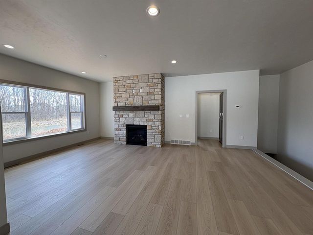 3141 LAZY OAK COURT, Green Bay, WI 54311