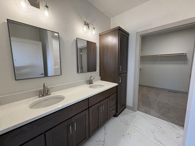 3141 LAZY OAK COURT, Green Bay, WI 54311