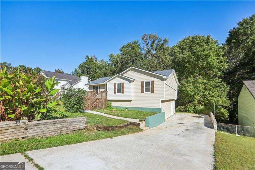 6839 Silver Maple Drive, Rex, GA 30273 — exterior