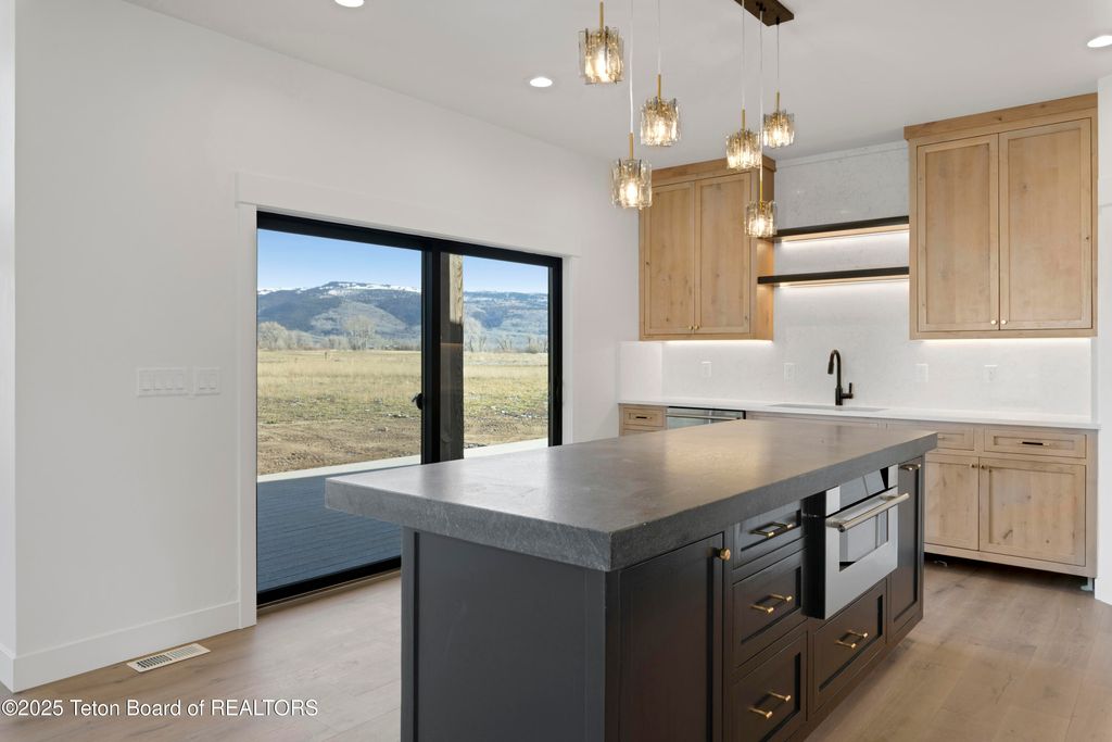 1169 PRAIRIE DOG Way, Driggs, ID 83422 photo 7