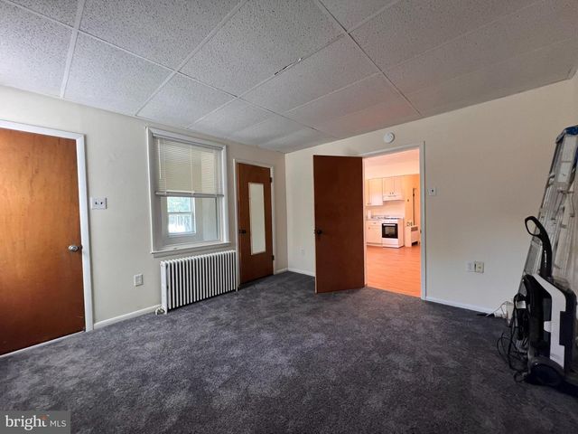 28-30 W GREENWOOD AVE, Lansdowne, PA 19050