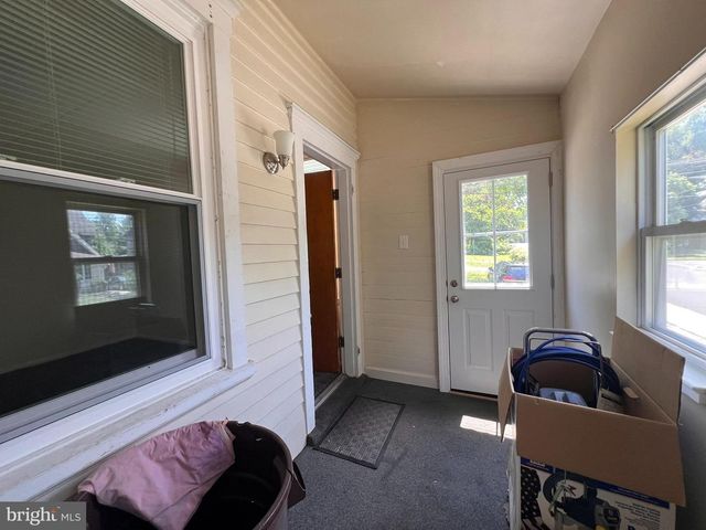28-30 W GREENWOOD AVE, Lansdowne, PA 19050