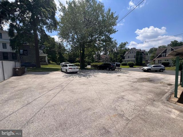 28-30 W GREENWOOD AVE, Lansdowne, PA 19050