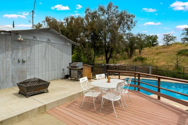 35228 Lenard Road, Springville, CA 93265