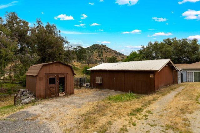 35228 Lenard Road, Springville, CA 93265