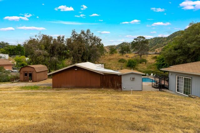 35228 Lenard Road, Springville, CA 93265