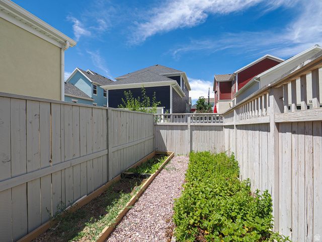 11576 S WILLOW WALK DR, South Jordan, UT 84009