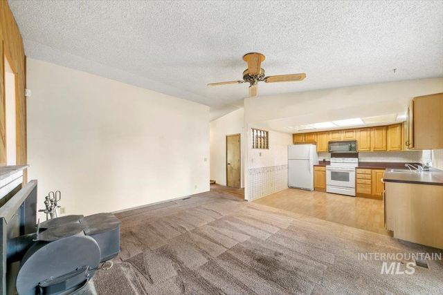 4017 S Minuteman Way, Boise, ID 83706