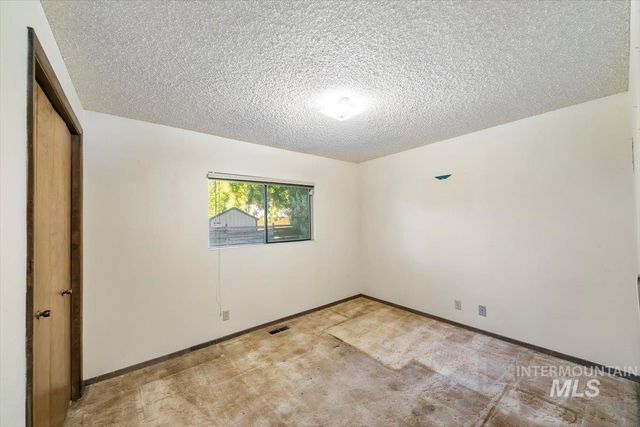 4017 S Minuteman Way, Boise, ID 83706