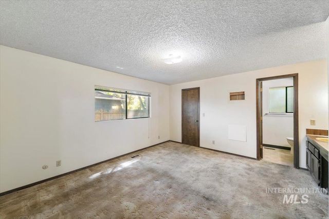 4017 S Minuteman Way, Boise, ID 83706